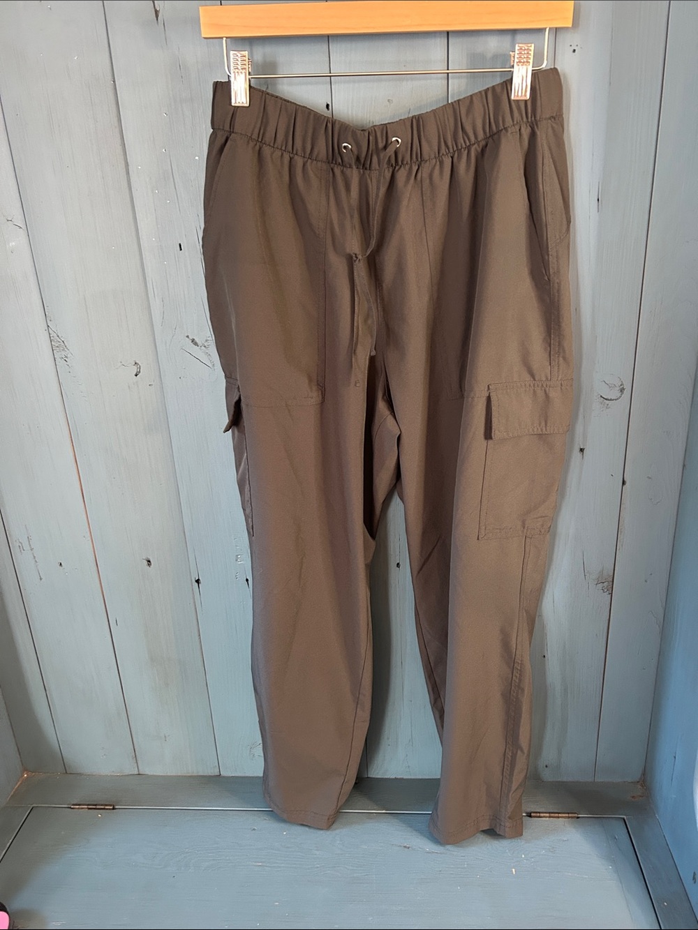 Old Navy Lightweight Cargo Pants in Olive Green | Women’s Size Large - Fall